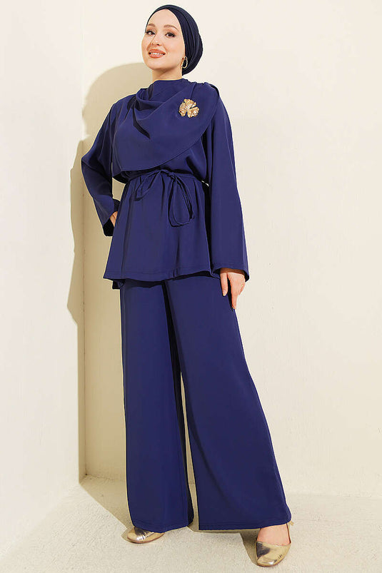 Ensemble deux pièces avec détail châle épaule bleu marine