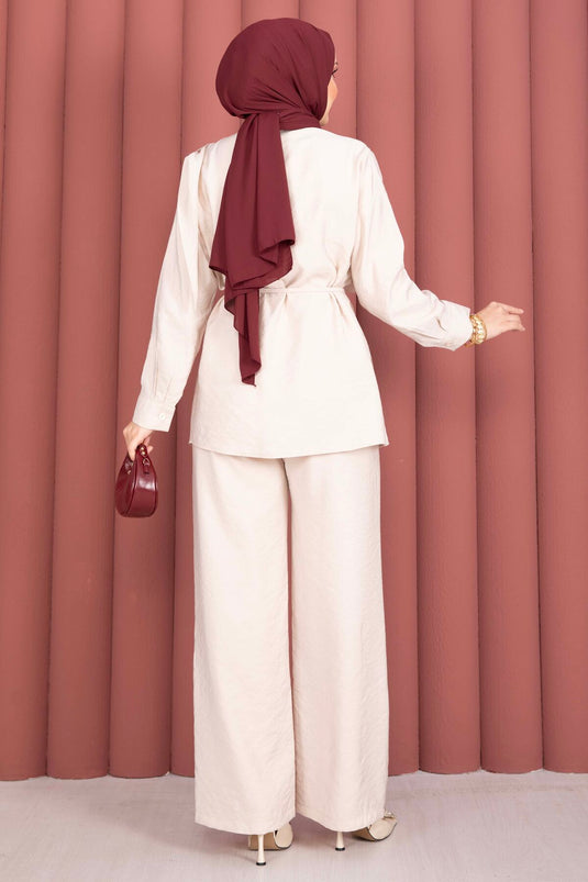 Ensemble modeste deux pièces beige avec hijab à épaulettes et ceinture à nouer