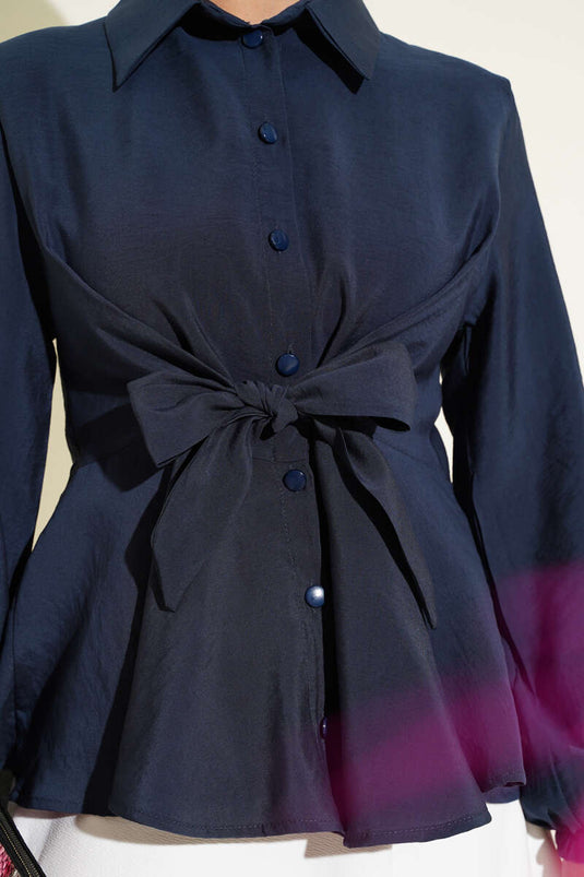 Tunique à manches élastiques nouées devant bleu marine