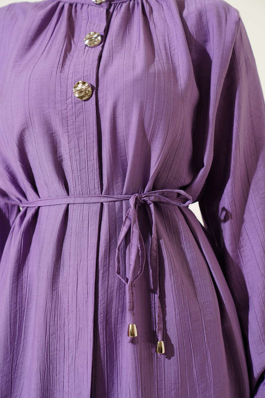 Costume deux pièces à lacets et boutons sur le devant, lilas