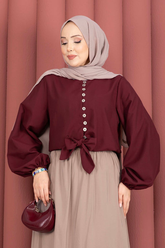 Bluse mit vorne gebundenem Saum in Bordeaux
