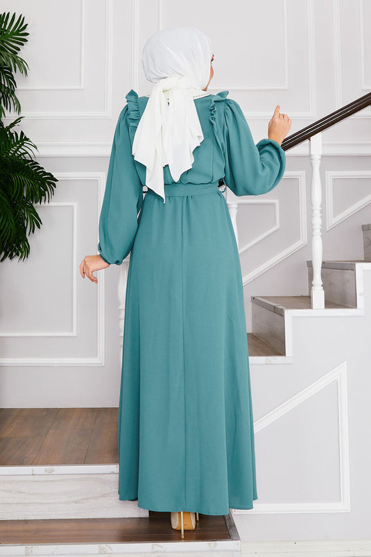 Robe modeste à taille plissée et col tablier, couleur menthe