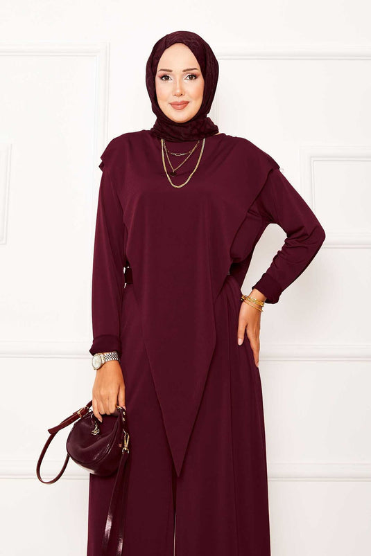 Costume deux pièces Sandy avec détail asymétrique sur le devant, bordeaux
