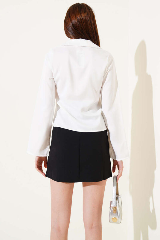 قميص ساتان قصير بأربطة أمامية أبيض