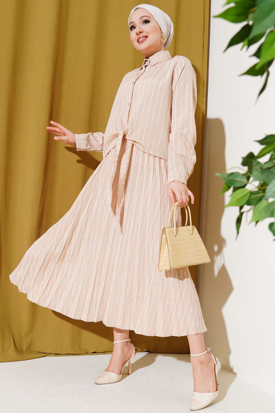 Traje de falda de rayas con lazo en la parte delantera en color beige