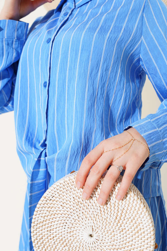 Traje de falda de rayas con lazo en la parte delantera azul