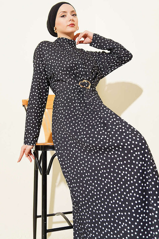 Robe à pois avec détail froncé devant noire