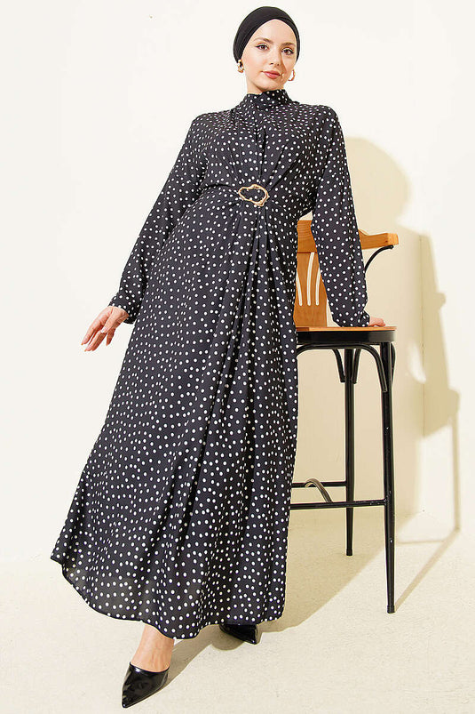 Robe à pois avec détail froncé devant noire