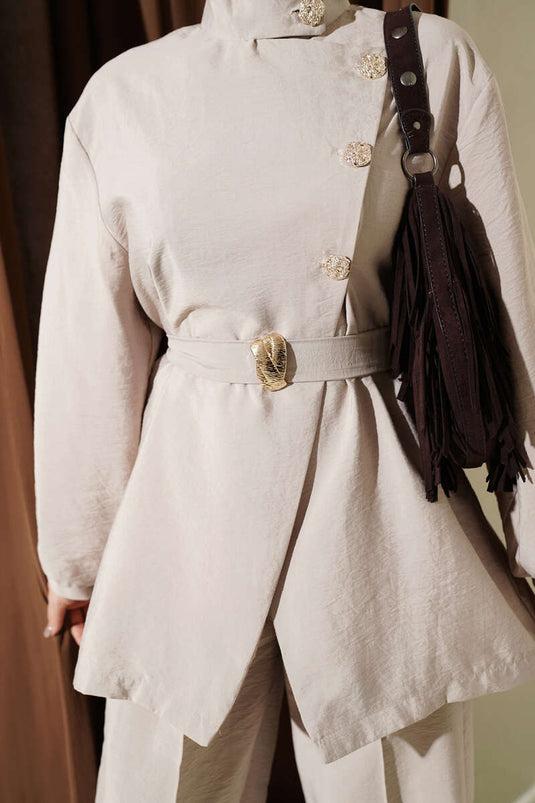 Ensemble Beige à Boutons Métallisés Croisés sur le Devant