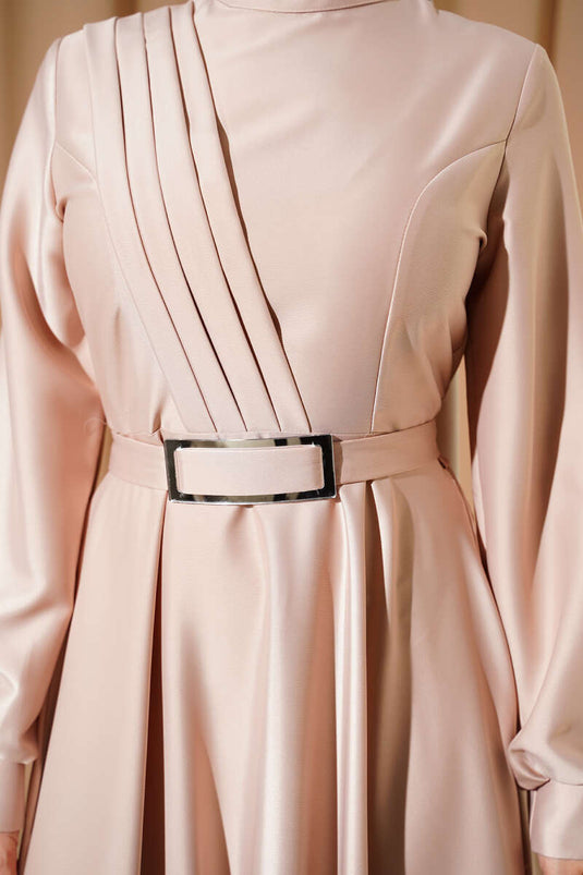Robe en satin plissée croisée beige