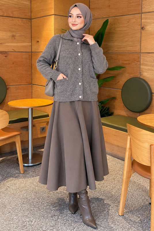 Gilet En Maille À Boutons Dorés Et Poches Avant Gris Fumé