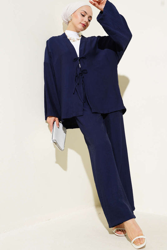 Ensemble kimono deux pièces bleu marine à double laçage sur le devant