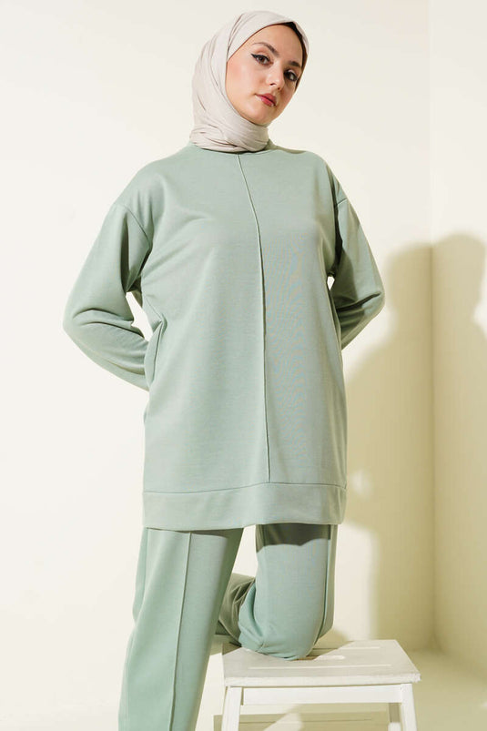 Costume deux pièces basique avec ceinture sur le devant, vert amande