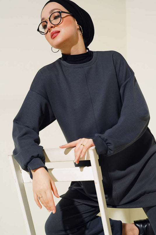 بدلة مزدوجة مع مشبك على الواجهة باللون الرمادي الداكن