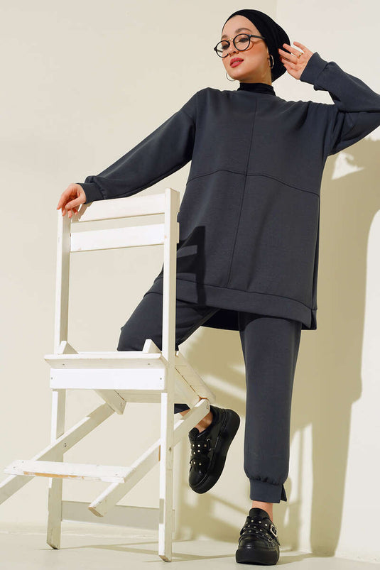 بدلة مزدوجة مع مشبك على الواجهة باللون الرمادي الداكن