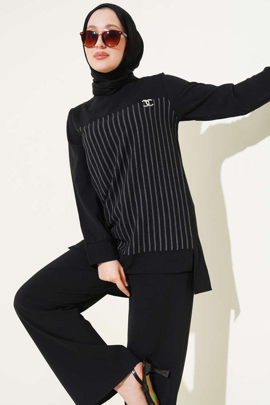 بدلة مكونة من قطعتين مخططة من الأمام باللون الأسود