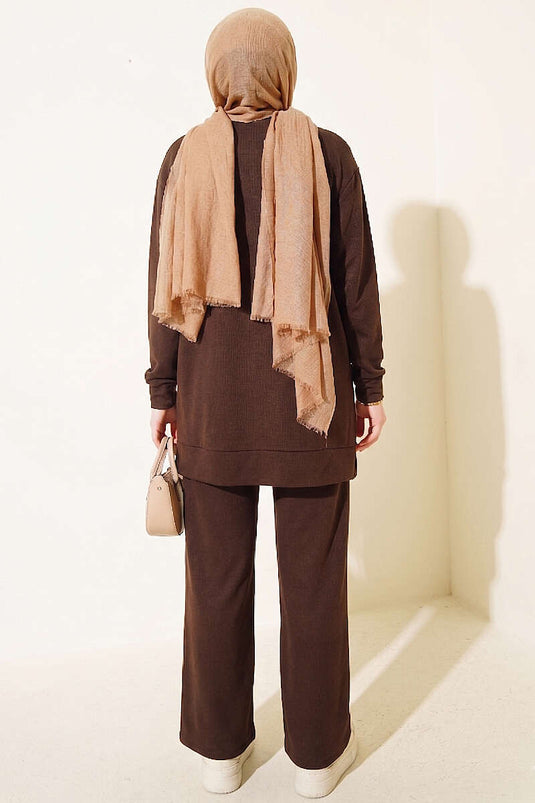 Ensemble deux pièces avec couture avant, couleur café
