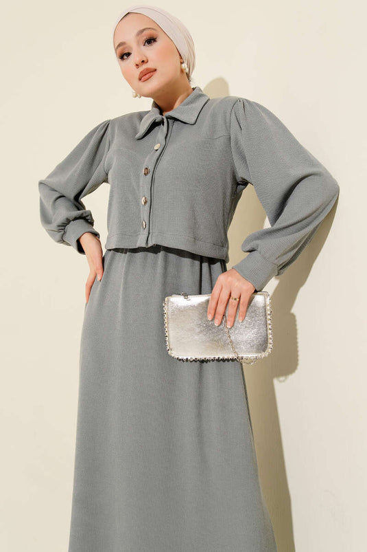 Costume deux pièces boutonné, gris