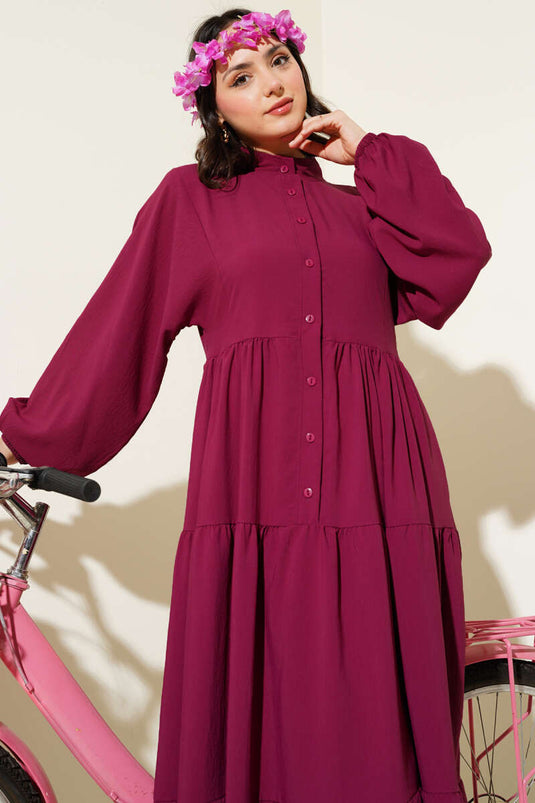 Robe basique à superpositions avec boutons sur le devant, prune