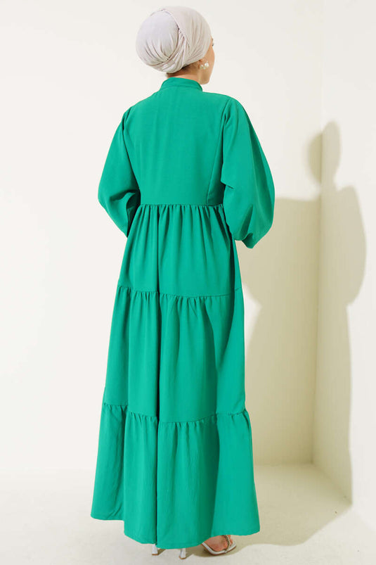 فستان أساسي متعدد الطبقات بأزرار في الأمام باللون الأخضر