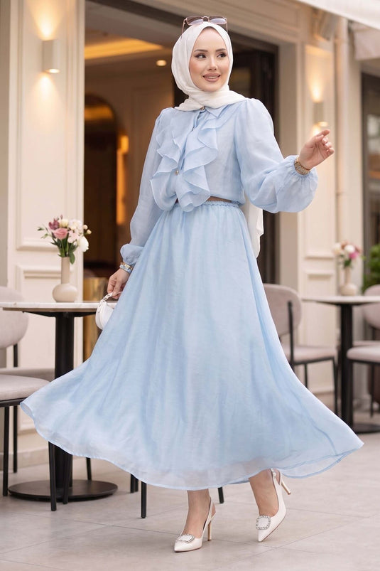 Ensemble modest fashion hijab avec jupe à volants, bleu bébé
