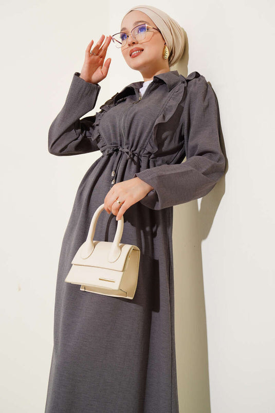 Robe zippée à volants sur le devant, couleur fumée