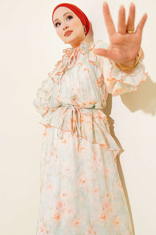 Vorderseite mit Rüschen, Gürtel mit Kordel, gemustertes Kleid in Mint