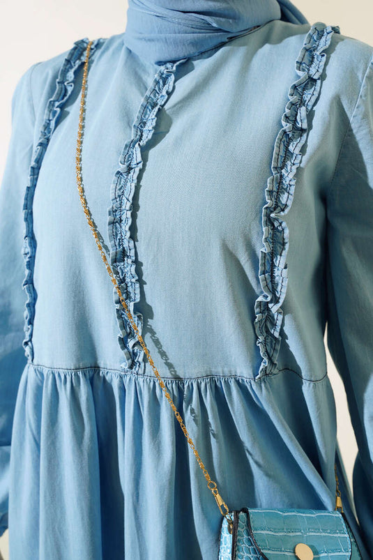 فستان جينز أزرق ثلجي مع كشكشة أمامية