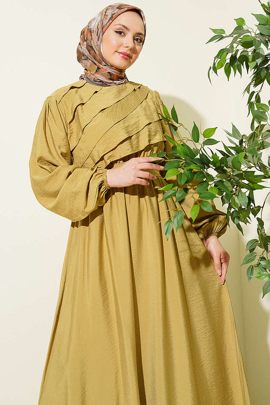 Robe ceinturée à volants vert avocat