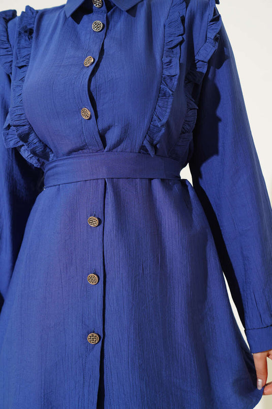 بدلة برلمانية مكونة من قطعتين مع كشكشة في الأمام وحزام