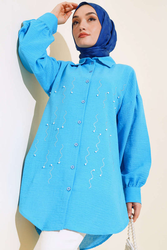 Chemise Bleue avec Décoration de Perles sur le Devant