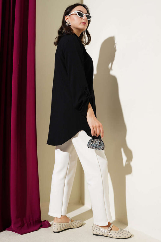 Chemise rayée en relief avec perles sur le devant, noire