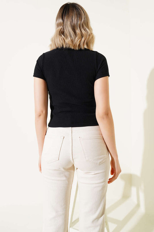 قميص داخلي قصير من اللؤلؤ باللون الأسود