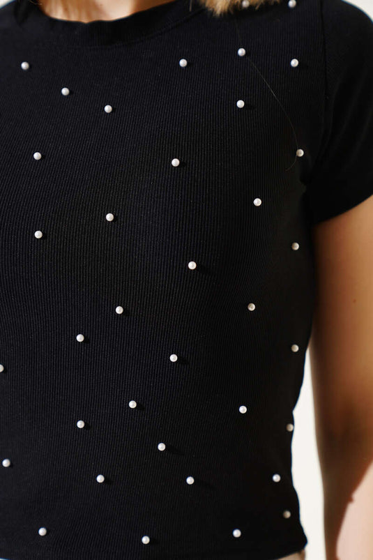 قميص داخلي قصير من اللؤلؤ باللون الأسود