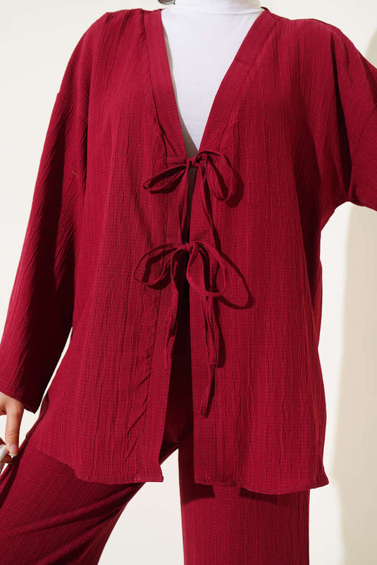 طقم مزدوج من الكرينكل برباط أمامي باللون العنابي