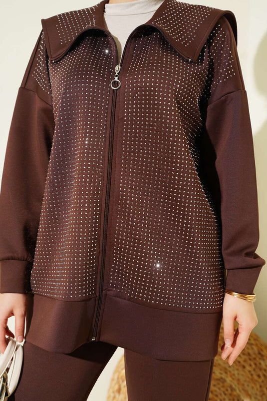 طقم غوص مكون من قطعتين باللون البني مع أحجار صغيرة في المقدمة