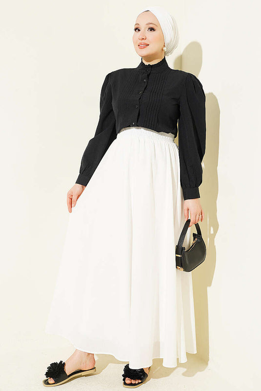 Chemise Courte Noire À Détails En Relief À L'avant