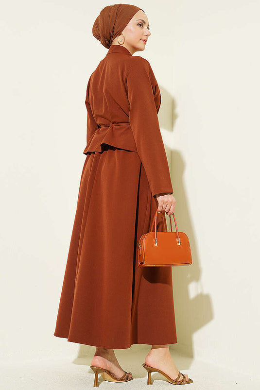 Ensemble à jupe double nervurée devant, couleur marron