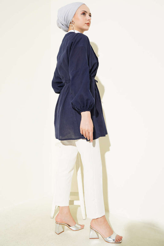 Voorzijde met plooidetail katoenen voile blouse marineblauw