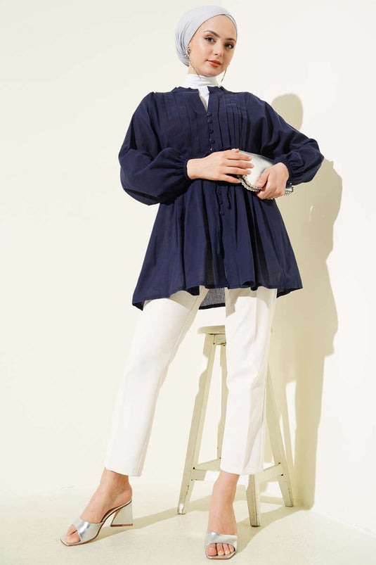 Voorzijde met plooidetail katoenen voile blouse marineblauw
