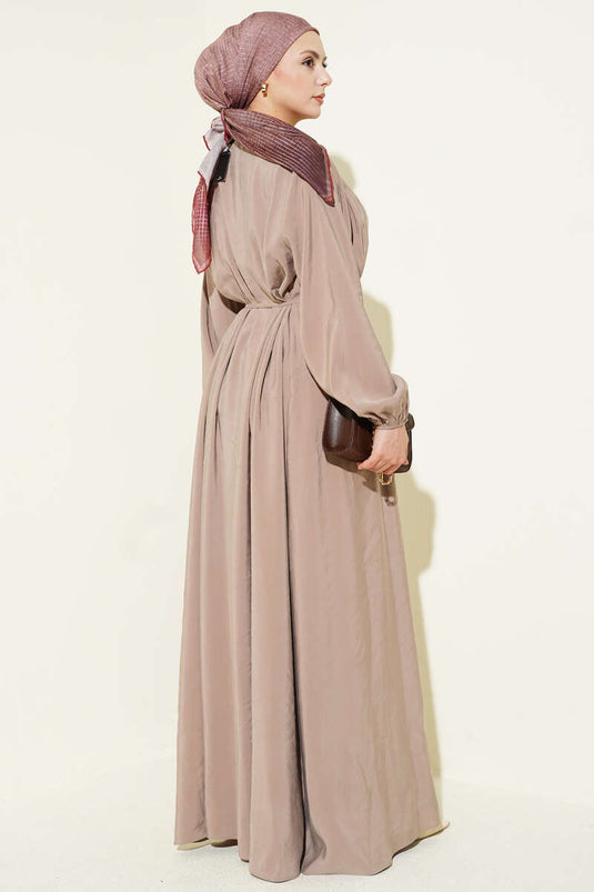Robe en modal beige à plis avant et boutons