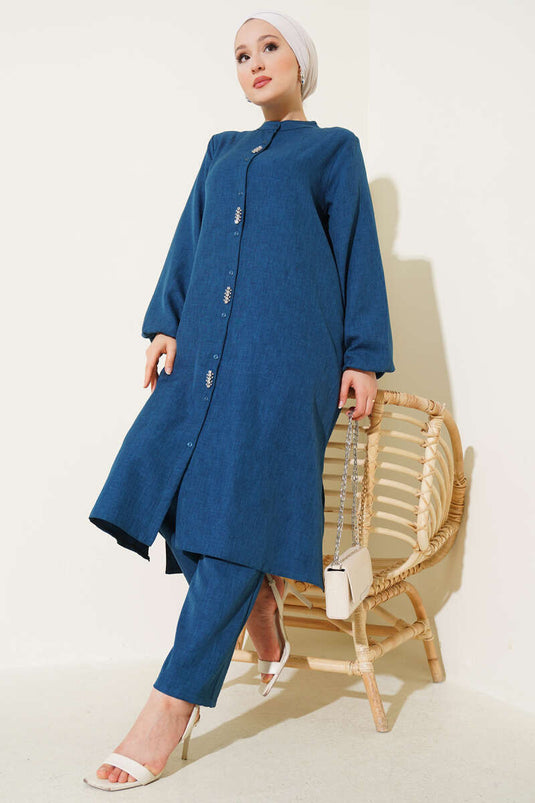 طقم تونيك طويل مكون من قطعتين مع تفاصيل حجرية على الجهة الأمامية