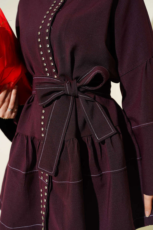 Tunique à boutons cachés avec pierres sur le devant, couleur prune