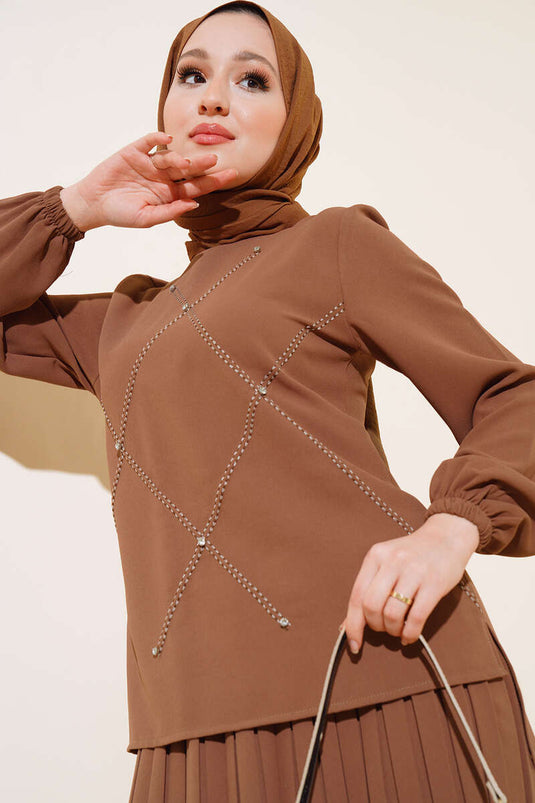 Ensemble double en crêpe avec décoration en pierre sur le devant, beige