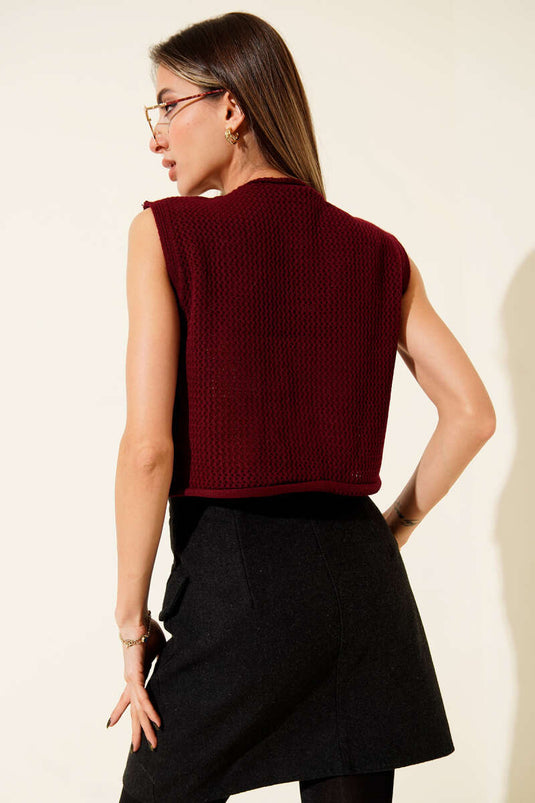 صدرية محبوكة بتفاصيل أزرار، لون عنابي