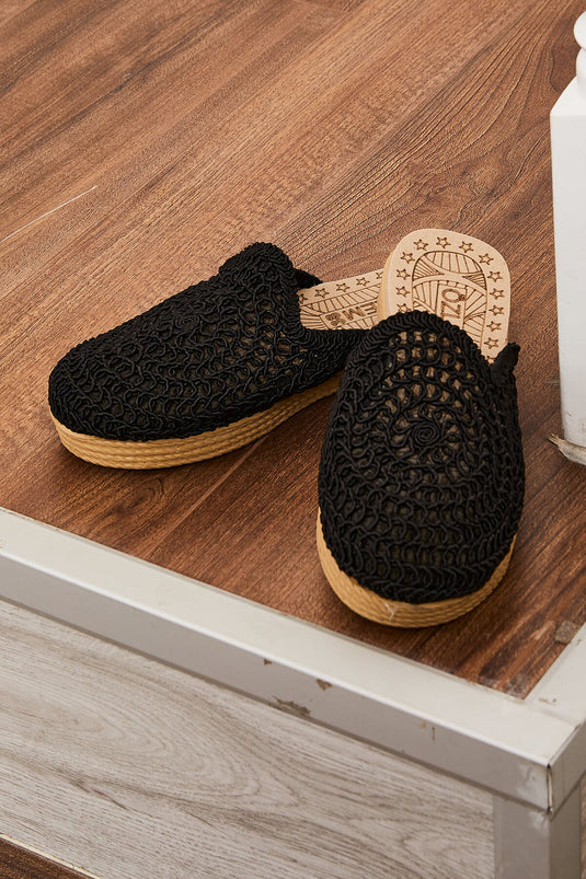 Mules noires à détail tricoté et bout fermé