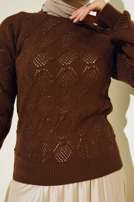 Pull en tricot détaillé marron