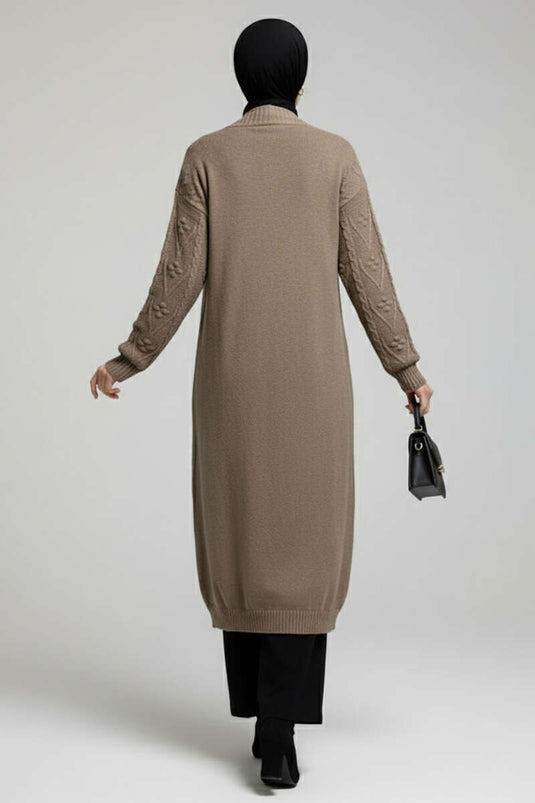 كارديغان طويل محبوك بنقوش بارزة بلون الجمل