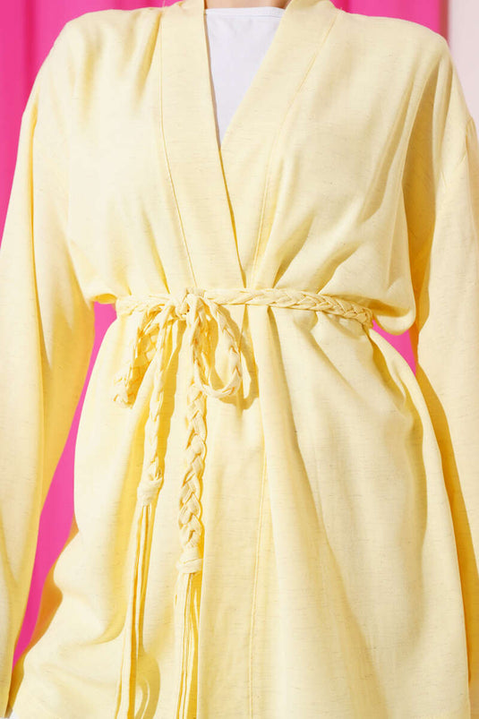 Kimono tricoté avec ceinture jaune