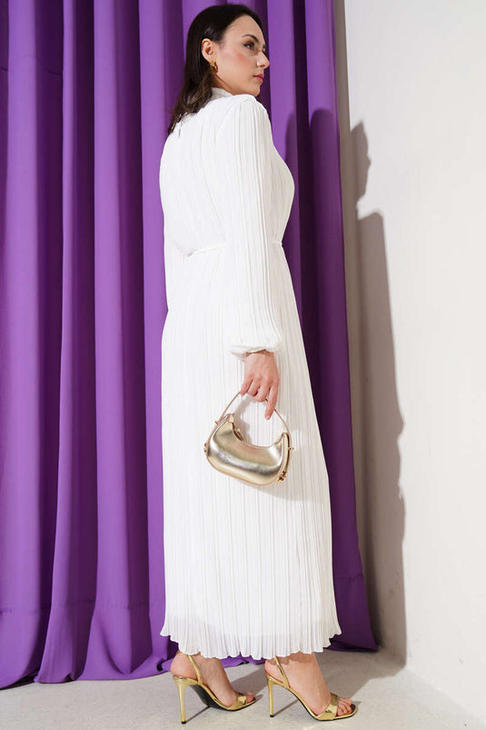 فستان شيفون مطوي مع حزام محبوك باللون البيج